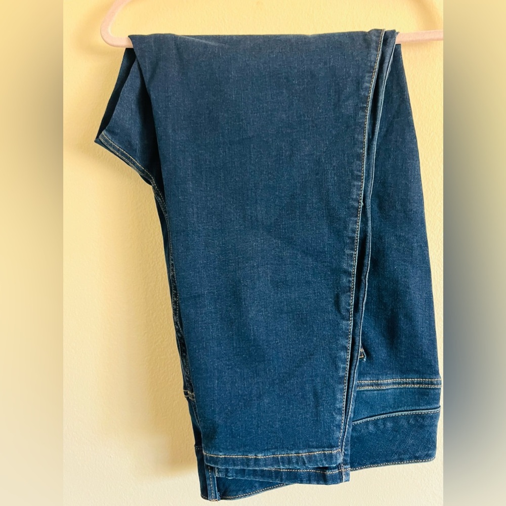 🥳SOLD🥳Jegging Skinny Super Soft High-Rise Jean💕 - Picture 6 of 9